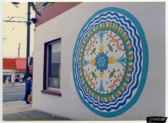 1986 09 19 Brewery Creek Mural Project building with blue green white circular design Anne Beesack