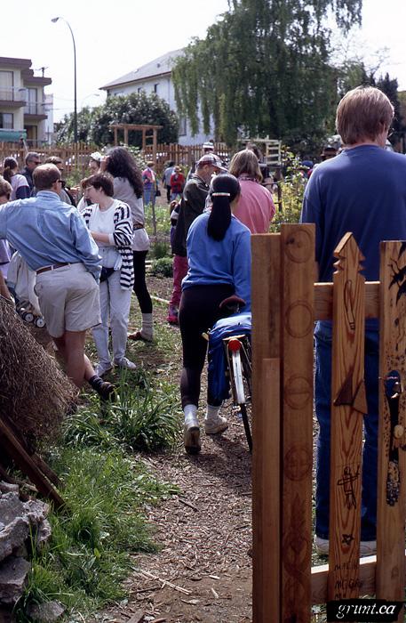 1994 03 01 Mount Pleasant Community Fence Project 28 opening celebration of fence