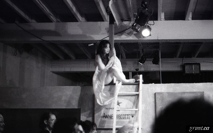 1991 10 30 Masque of the Red Death Sandra Lockwood above audience